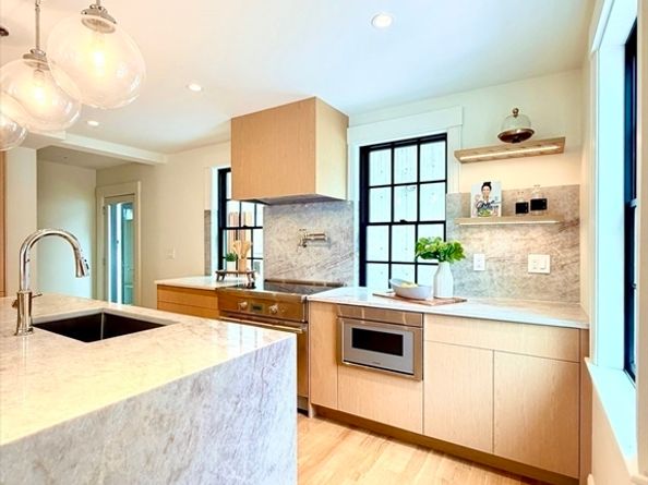 11 Mt Auburn St A, Cambridge MA 02138