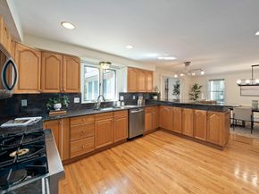 20 Blossom St, Lexington MA 02421