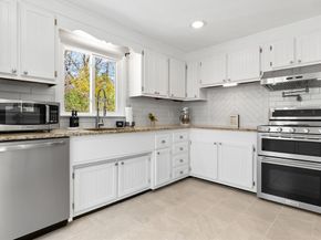 6 Ashcroft Cir, Groveland MA 01834