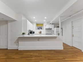 16 Garrison Rd 7, Brookline MA 02445