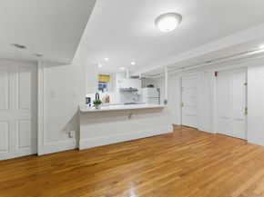 16 Garrison Rd 7, Brookline MA 02445