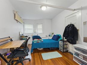 16 Garrison Rd 7, Brookline MA 02445