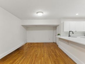 16 Garrison Rd 7, Brookline MA 02445