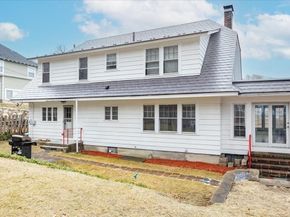 224 Blossom St, Fitchburg MA 01420
