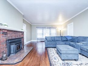 224 Blossom St, Fitchburg MA 01420