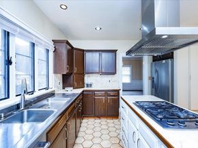 224 Blossom St, Fitchburg MA 01420