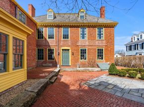 17 Federal St, Newburyport MA 01950