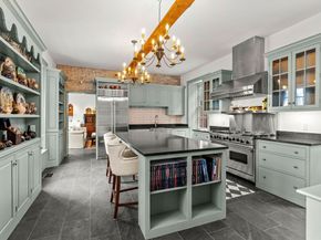 17 Federal St, Newburyport MA 01950