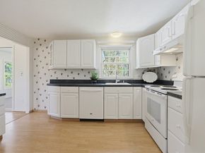 49 Granite St, Holliston MA 01746