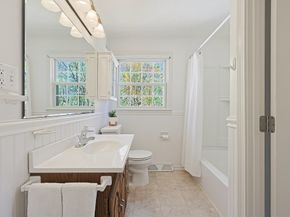 49 Granite St, Holliston MA 01746