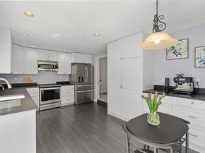 4 Rolling Lane, Natick MA 01760