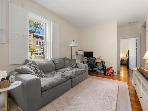 109 Winchester 6, Brookline MA 02446