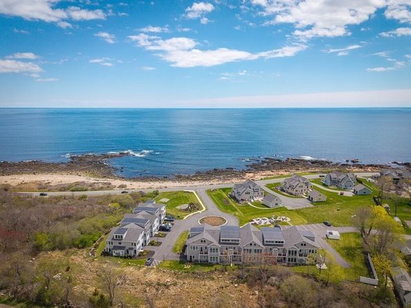 163 Atlantic Rd 6, Gloucester MA 01930