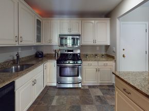 227 Summit Ave W205, Brookline MA 02446