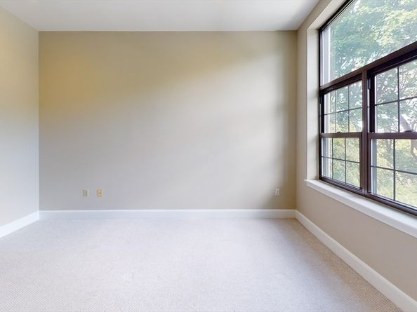 227 Summit Ave W205, Brookline MA 02446