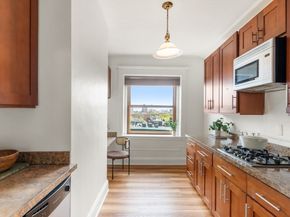 8 Garrison St 709, Boston MA 02116
