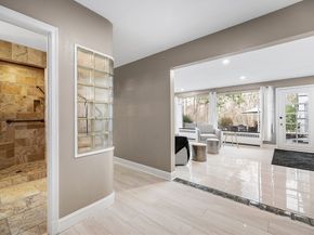 3 Old Brook Dr, Worcester MA 01609