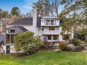 3 Old Brook Dr, Worcester MA 01609