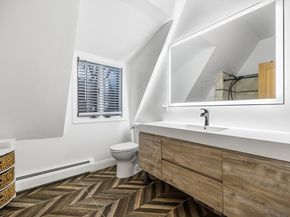 3 Old Brook Dr, Worcester MA 01609