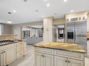 3 Old Brook Dr, Worcester MA 01609