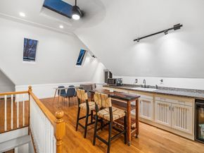 3 Old Brook Dr, Worcester MA 01609