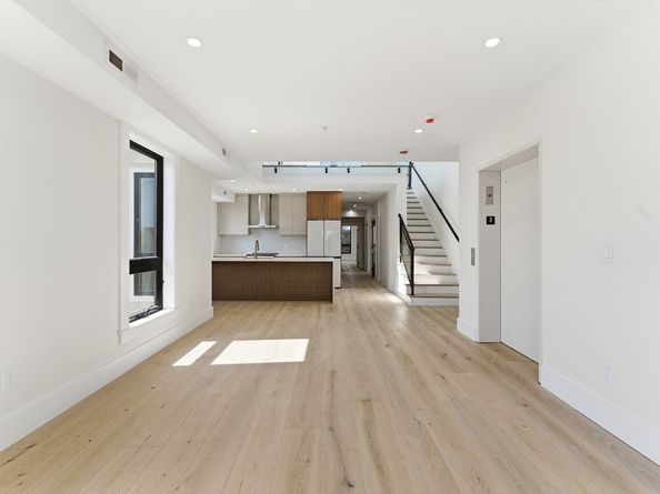 17 Holmes Street PH1, Quincy MA 02171