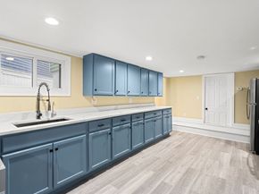 851 Quincy Shore Dr, Quincy MA 02170