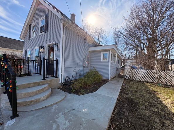 84 Emmet St, Brockton MA 02302