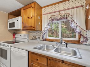 987 Patriots Road, Templeton MA 01468