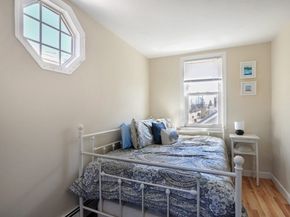 12 L Street, Hull MA 02045