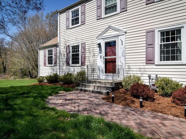 15 Maple Lane, Framingham MA 01702