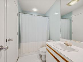 9-17 Baldwin St 15C, Newton MA 02458