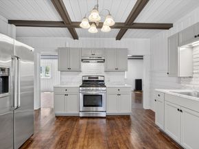 17 Hazel St, Fitchburg MA 01420