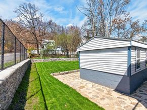 17 Hazel St, Fitchburg MA 01420
