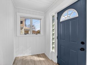 17 Hazel St, Fitchburg MA 01420