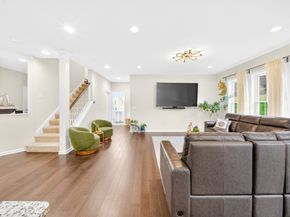 54 Cherry Ln 54, Hopkinton MA 01748