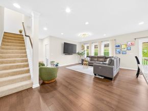 54 Cherry Ln 54, Hopkinton MA 01748