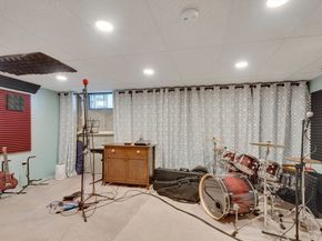 3 Paris Way, Woburn MA 01801