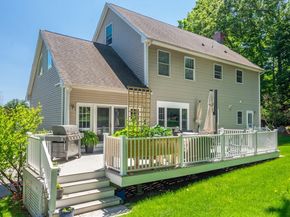 3 Paris Way, Woburn MA 01801