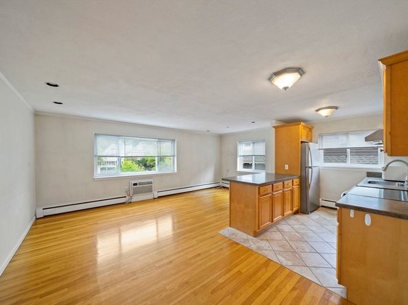 425 S Huntington Ave 8, Boston MA 02130