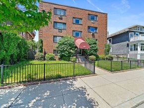 425 S Huntington Ave 8, Boston MA 02130