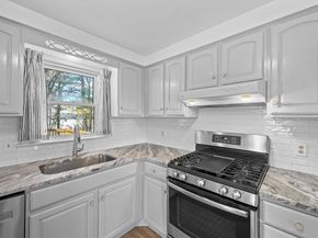 3 Lark Dr, Hudson MA 01749
