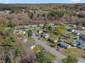 3 Lark Dr, Hudson MA 01749