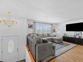 3 Lark Dr, Hudson MA 01749