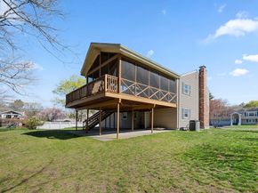 3 Lark Dr, Hudson MA 01749