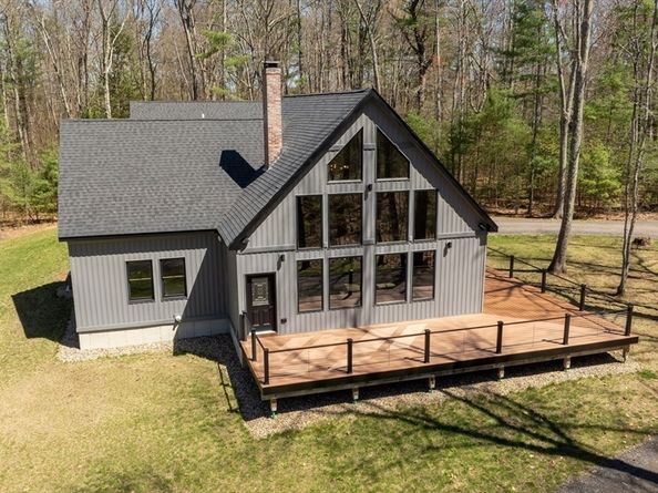 8 Barrett Rd, North Brookfield MA 01535
