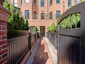 260-262 Commonwealth Avenue 1B, Boston MA 02116