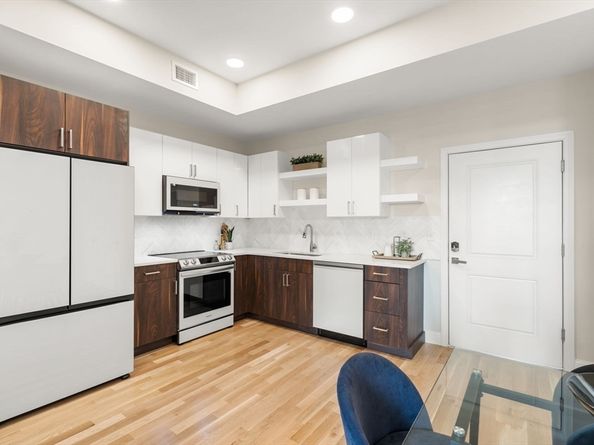 16 Taber 203, Boston MA 02119