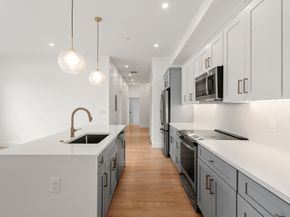 52 Withington St 9, Boston MA 02124