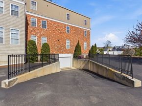 87 Franklin St 105, Quincy MA 02169